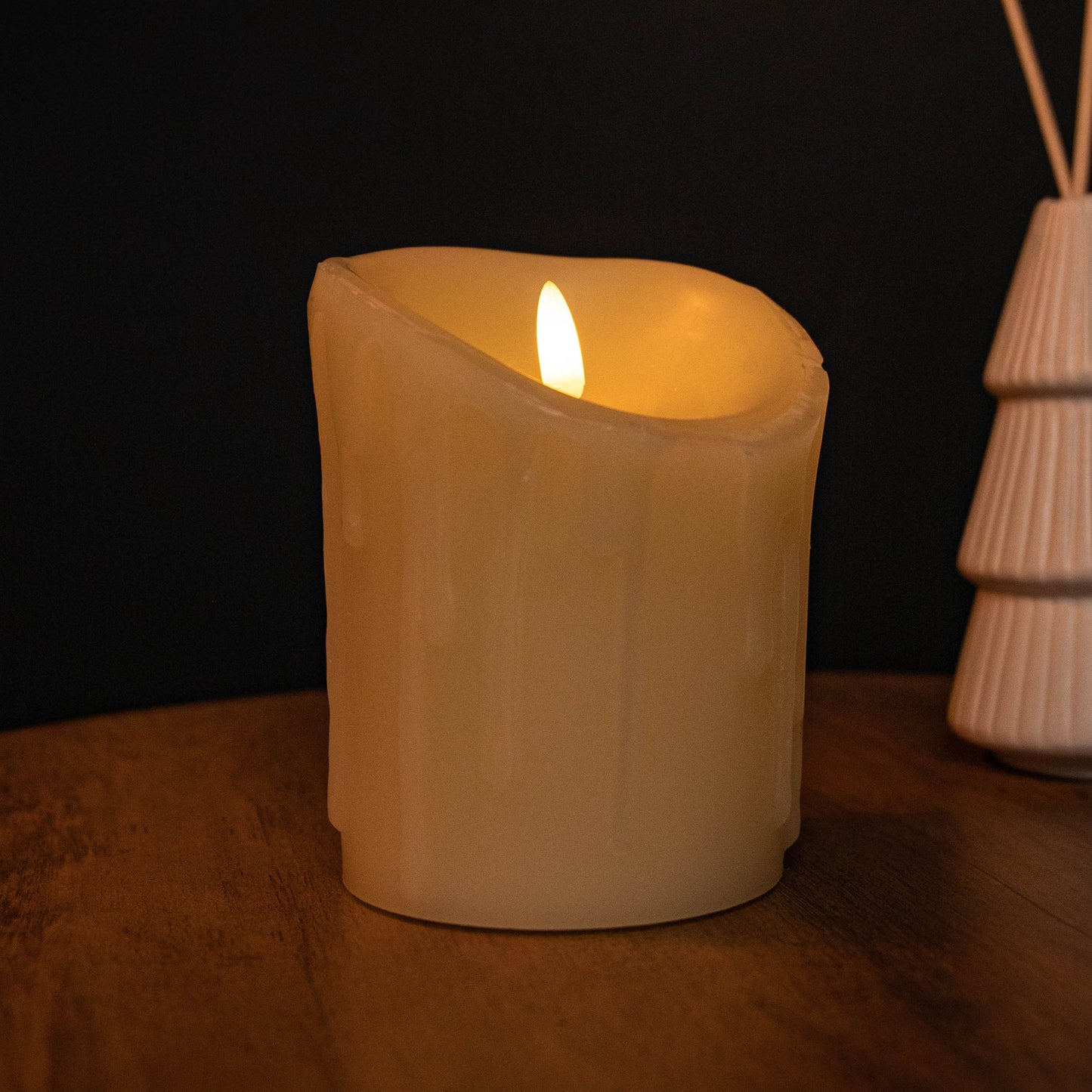 13x9cm Battery Operated Realistic Candle with Melted Effect & Dancing LED Flame