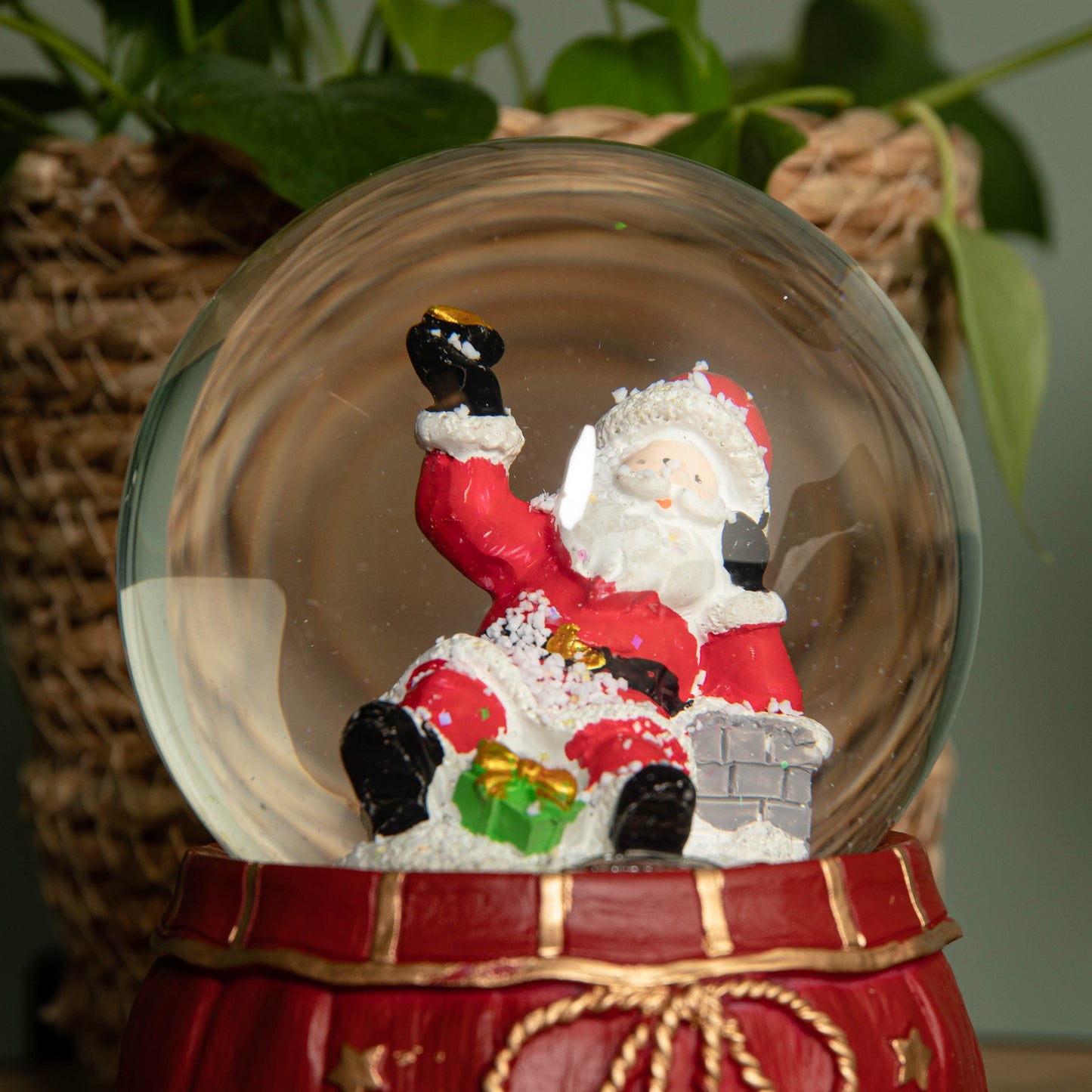 10cm Red Wind up Musical Snow Sphere with Santa Scene