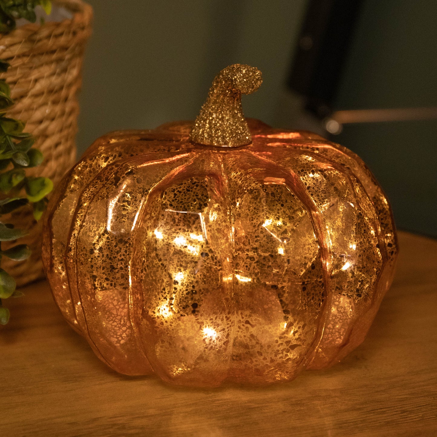 17cm Battery Operated Light up Glass Pumpkin Halloween Decoration with Warm White LEDs