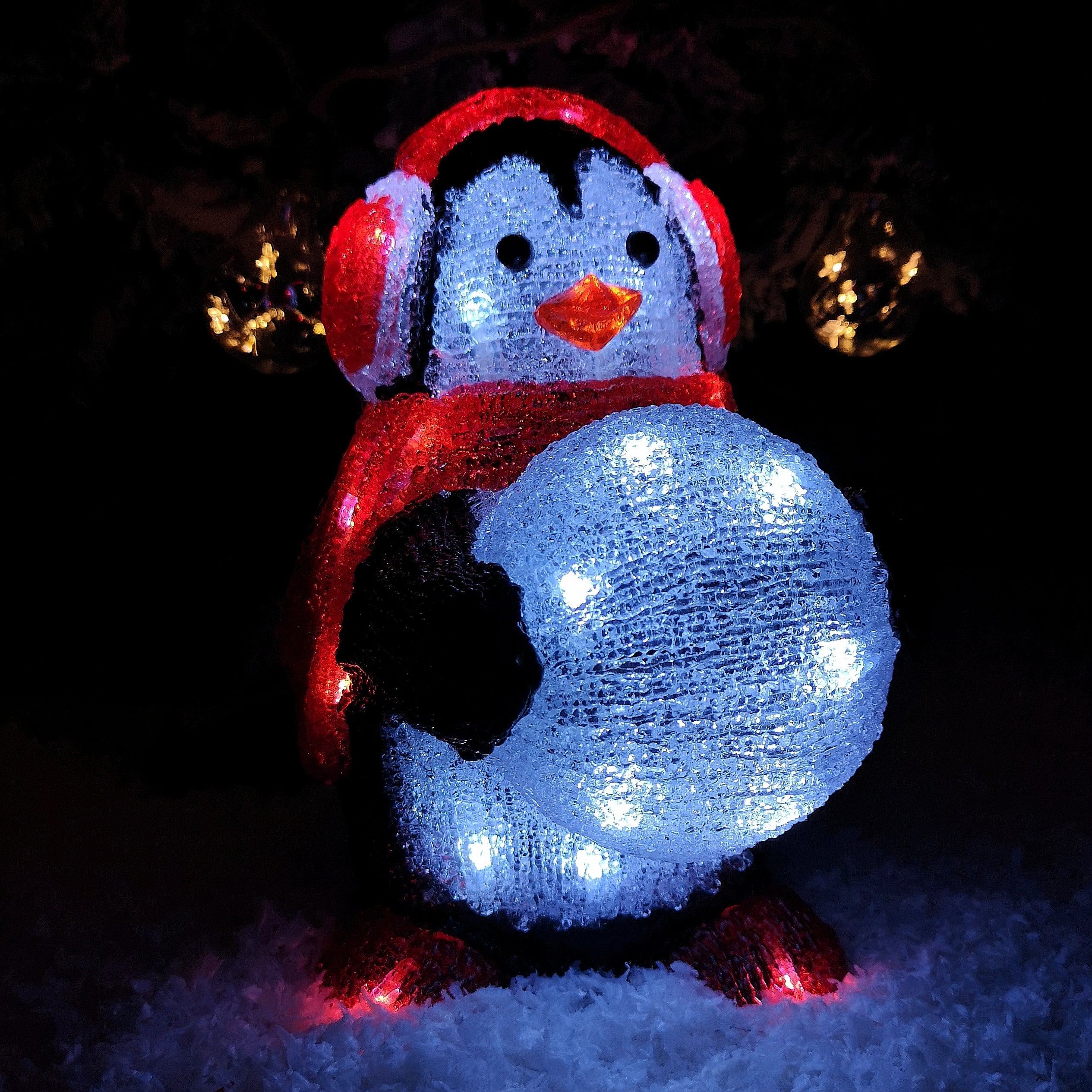 30cm Light up Acrylic Christmas Penguin Snowball with 30 White LEDs