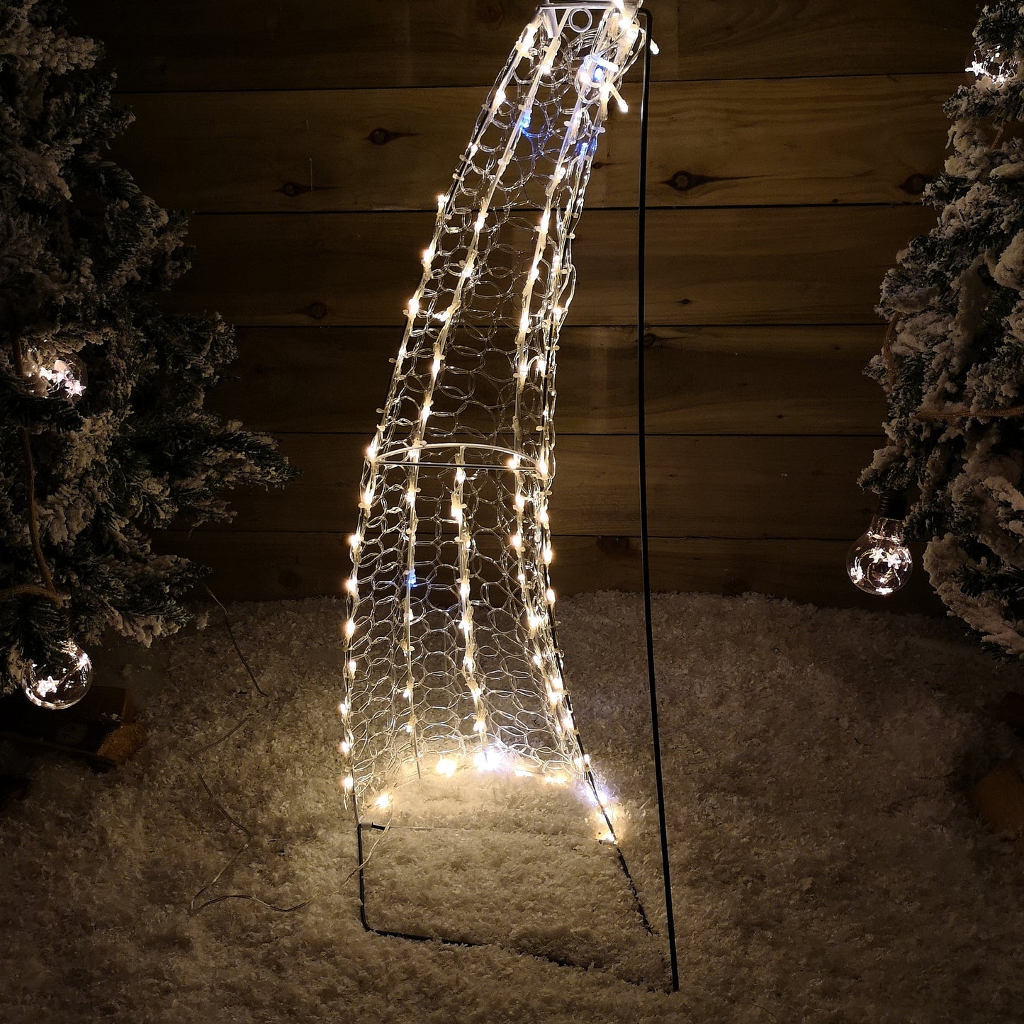 1.2m Light up Soft Acrylic 2D Shooting Christmas Star with 200 LEDs in Warm White