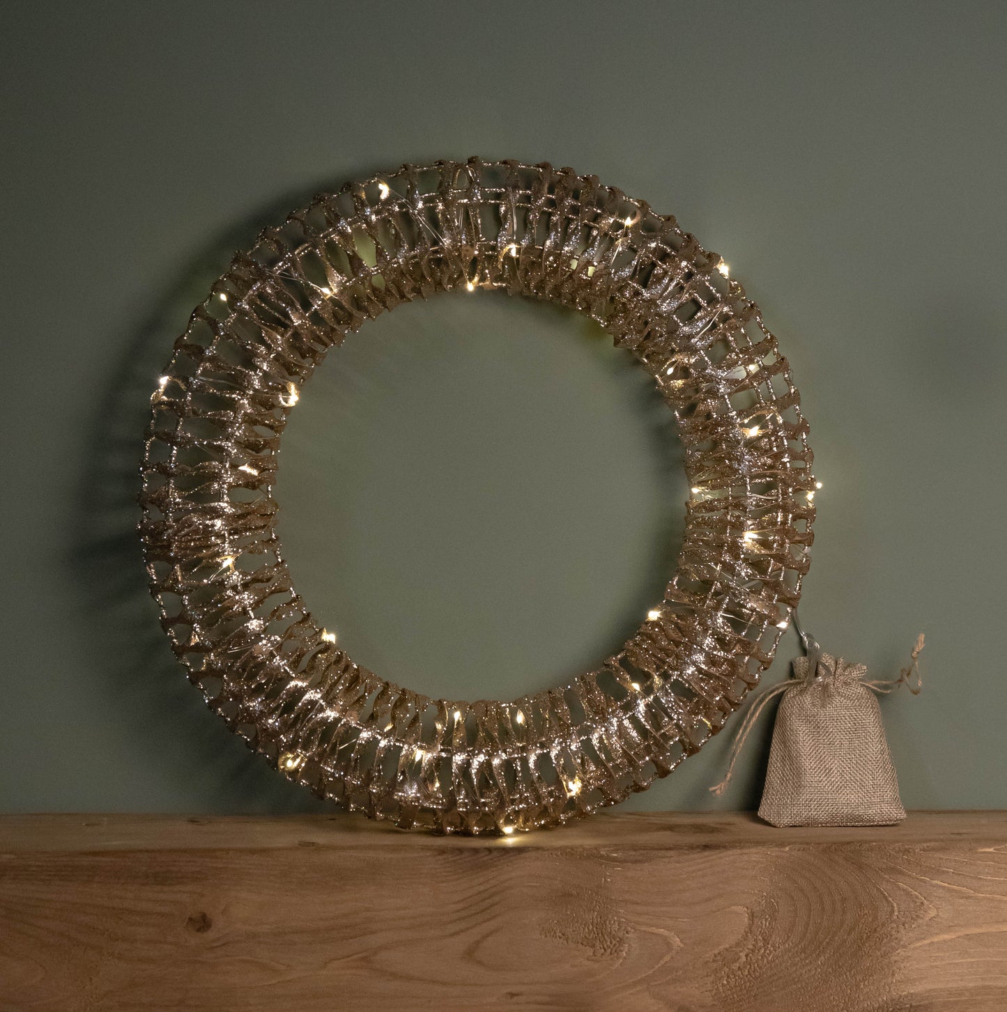 40cm Battery Operated Light up Gold Glitter Twist Christmas Wreath with Warm White LEDs