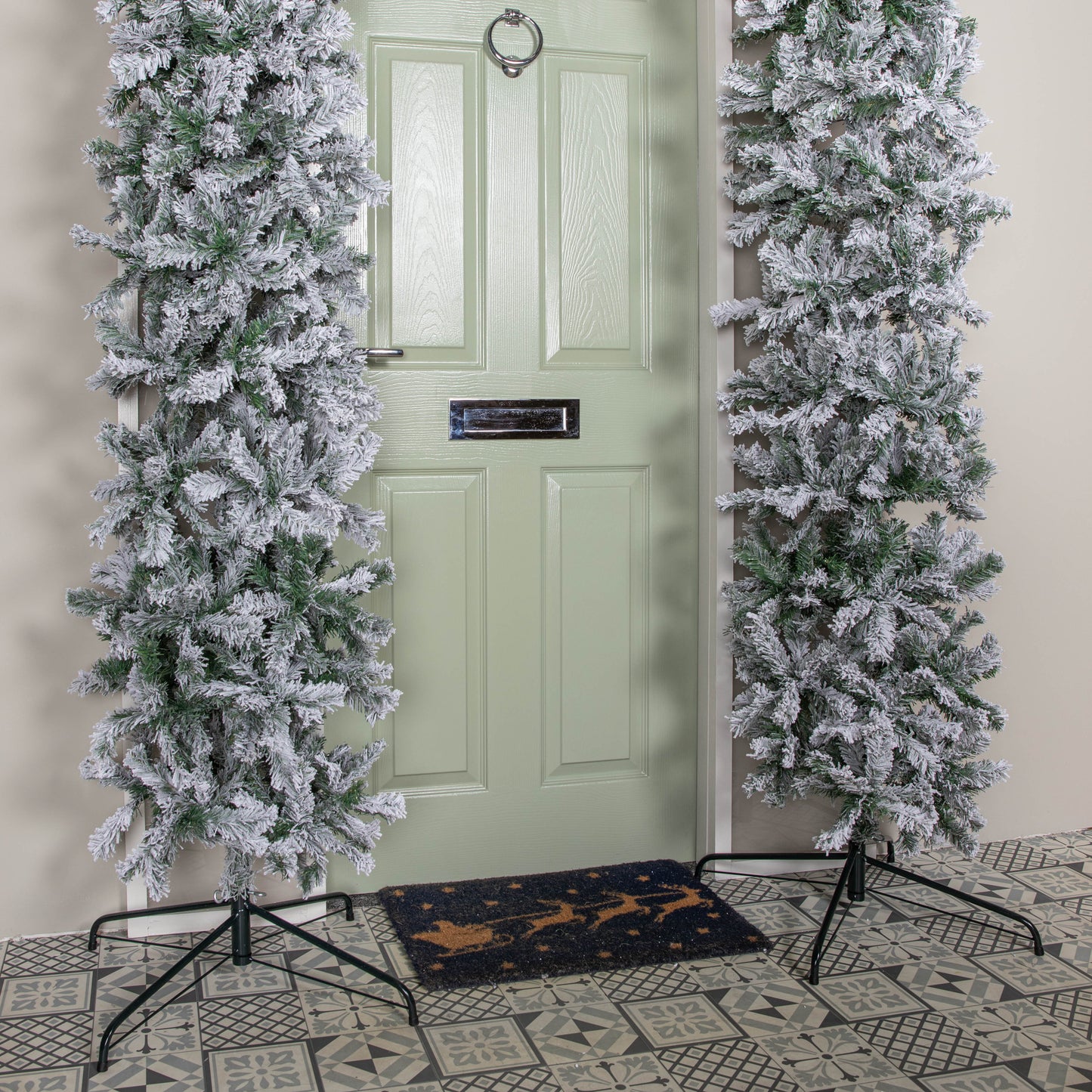 8ft (2.57m) Single Door Artificial Snow Flocked Christmas Tree Arch in Green with 2000 Tips