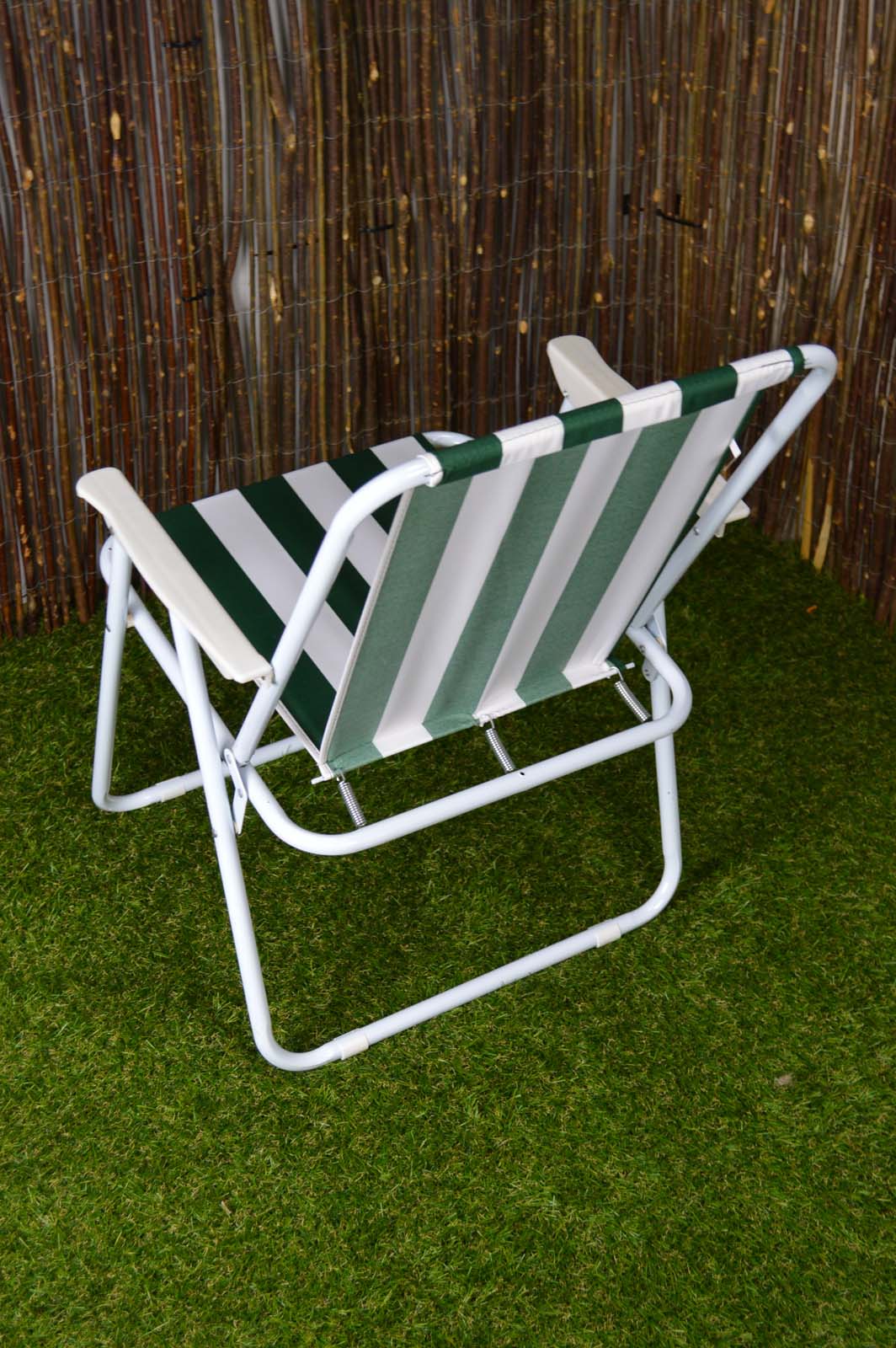 6 Pack of Folding Camping / Picnic Chair in Green and White Garden Patio