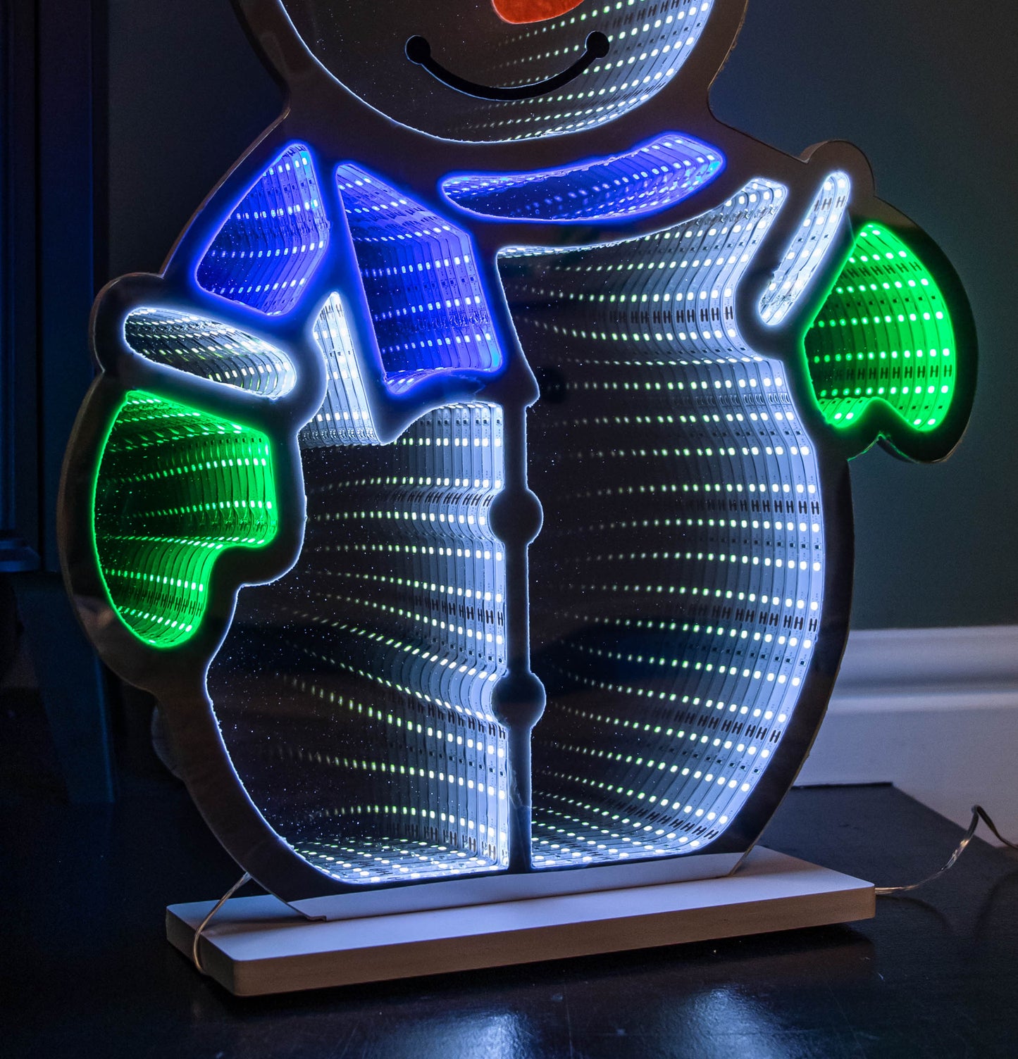 60cm Light up Snowman Infinity Christmas Decoration with Multi-Coloured LEDs