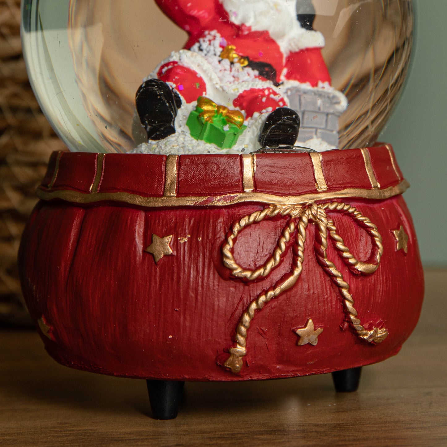 10cm Red Wind up Musical Snow Sphere with Santa Scene