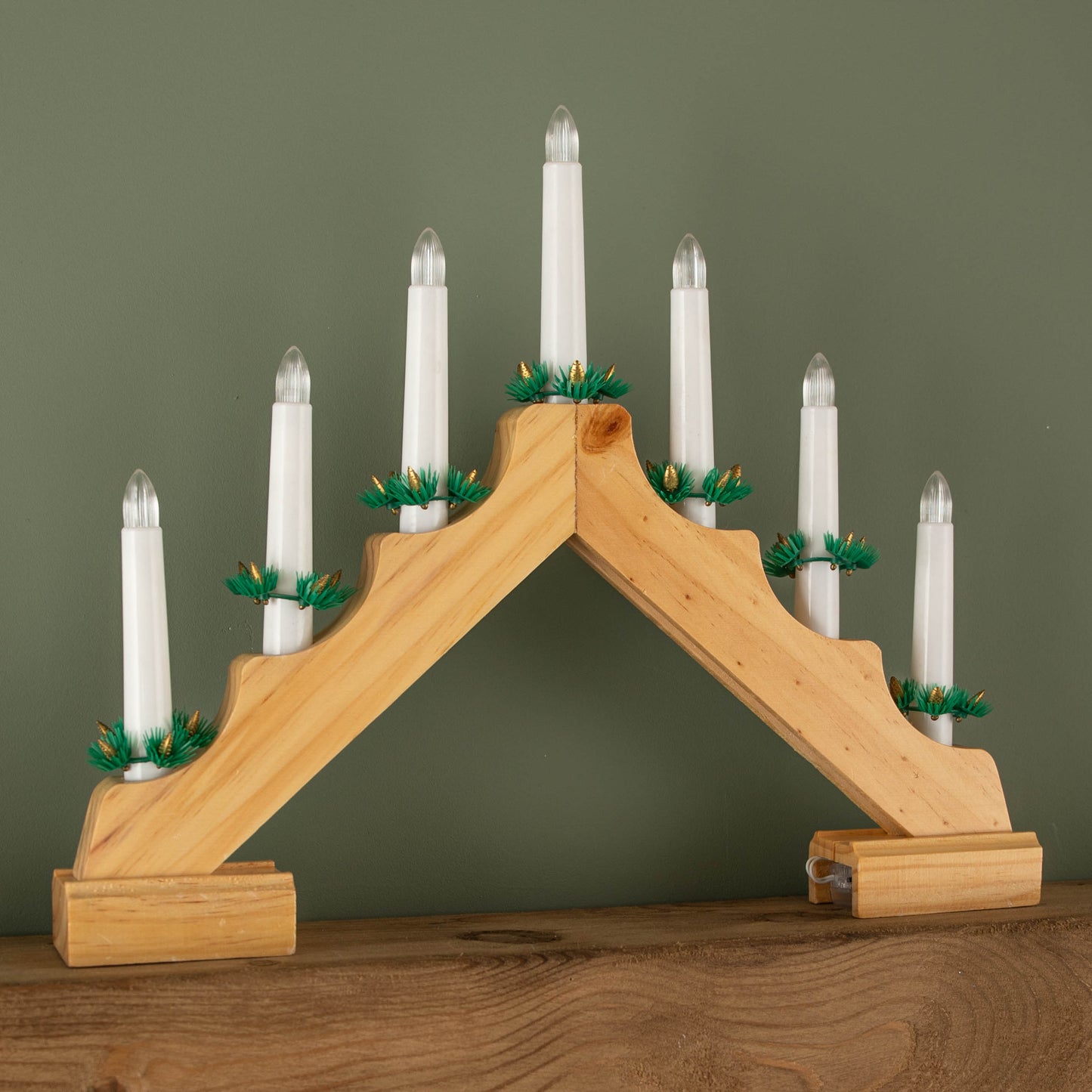 41cm Battery Operated Light up Wooden Christmas Candle Bridge with 7 Warm White LEDs