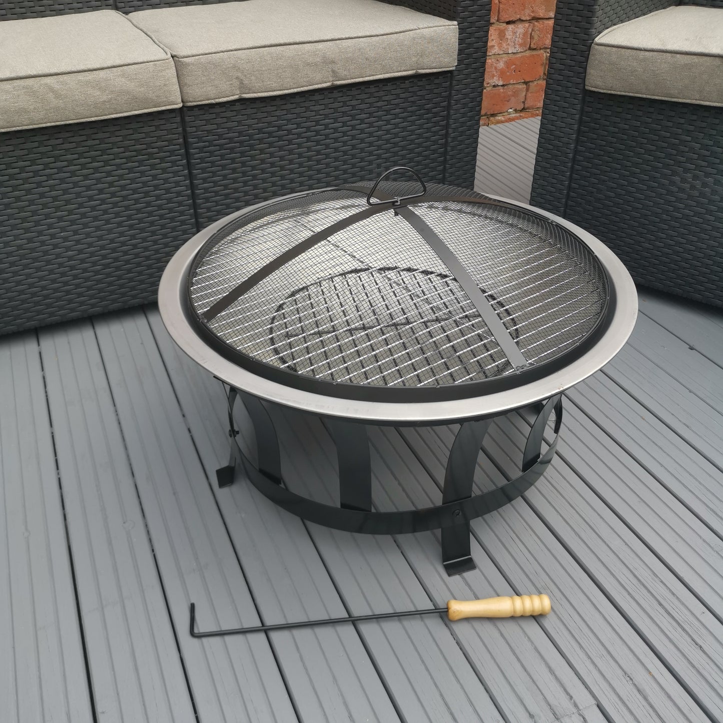 60cm Garden Fire Pit Bowl with Barbecue / BBQ Grill and Mesh Lid