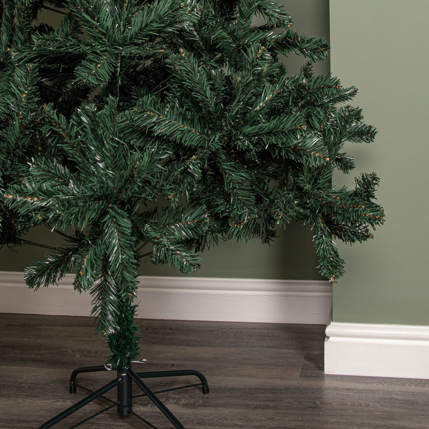 6ft (1.8m) Green Artificial Christmas Tree with Green Metal Stand and 497 Tips