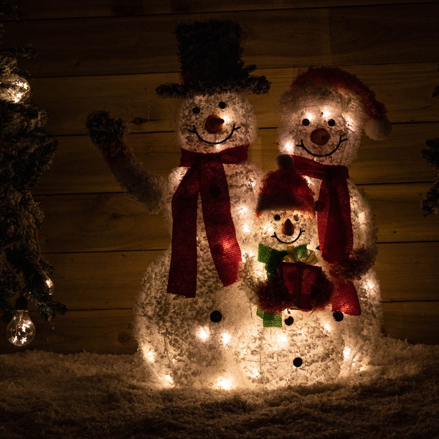 79cm Battery Operated Light up Snow Family Christmas Decoration with LEDs & Timer Function