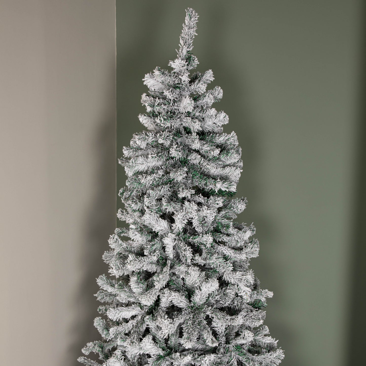 8ft (2.4m) Snow Flocked Artificial Christmas Tree with Green Metal Stand and 1017 Tips