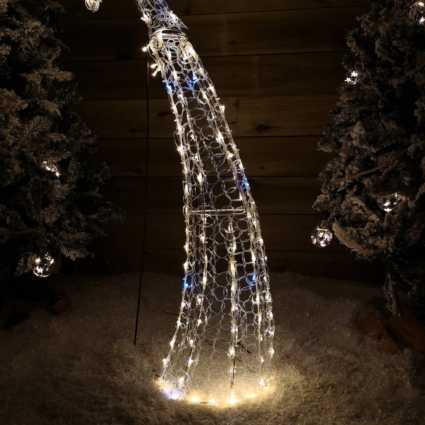 1.2m Light up Soft Acrylic 2D Shooting Christmas Star with 200 LEDs in Warm White