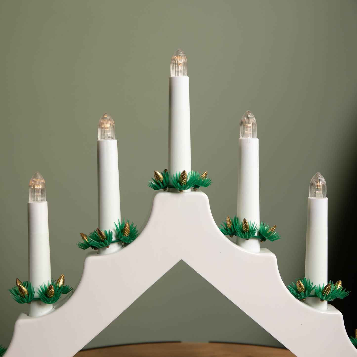 41cm Battery Operated Light up White Wooden Christmas Candle Bridge with 7 Warm White LEDs