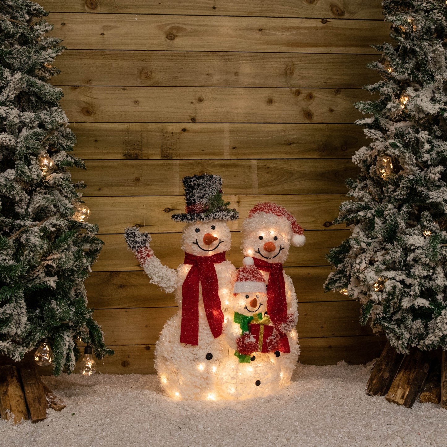 79cm Battery Operated Light up Snow Family Christmas Decoration with LEDs & Timer Function