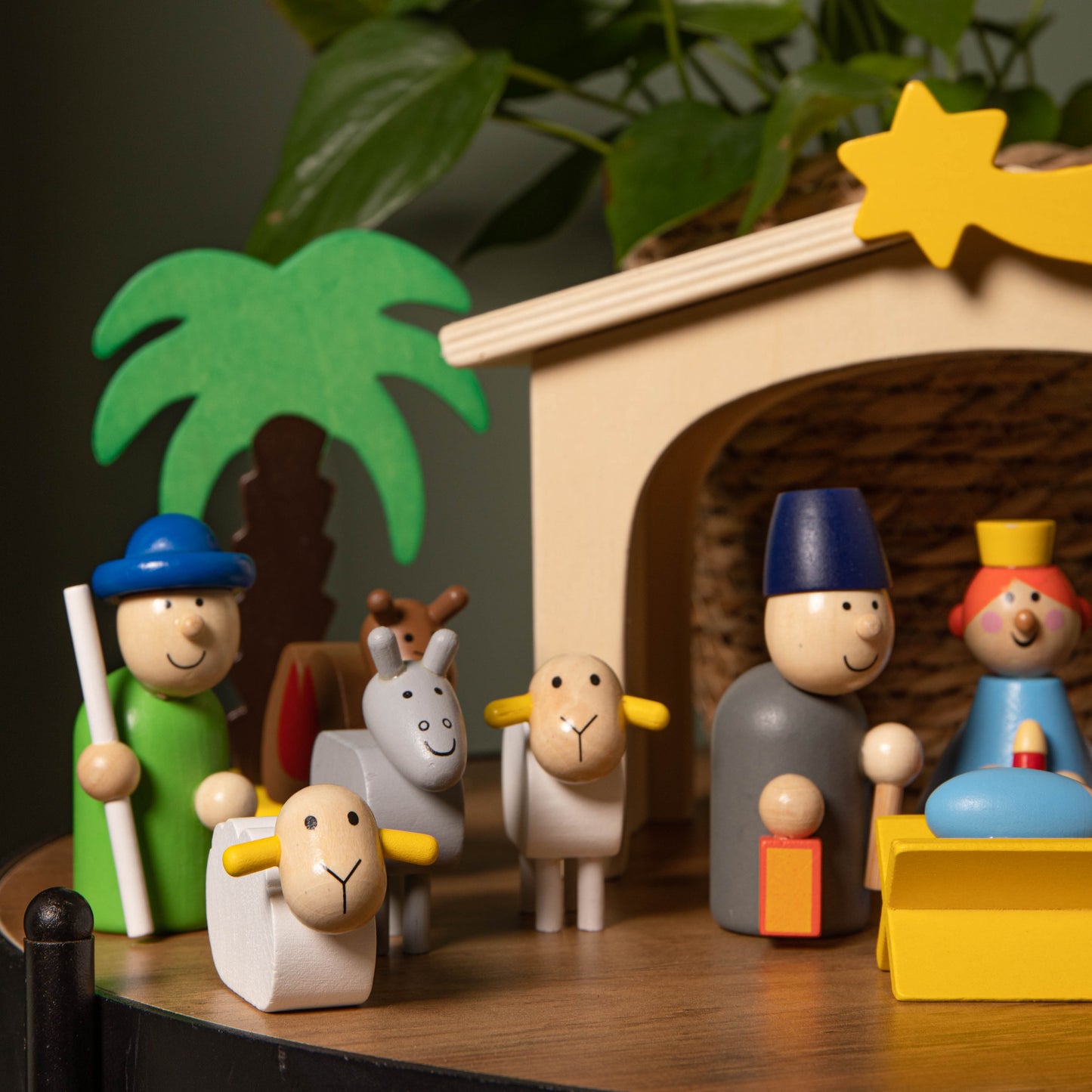 24cm Wooden Christmas Nativity Scene Playset With Multi-Coloured Figures