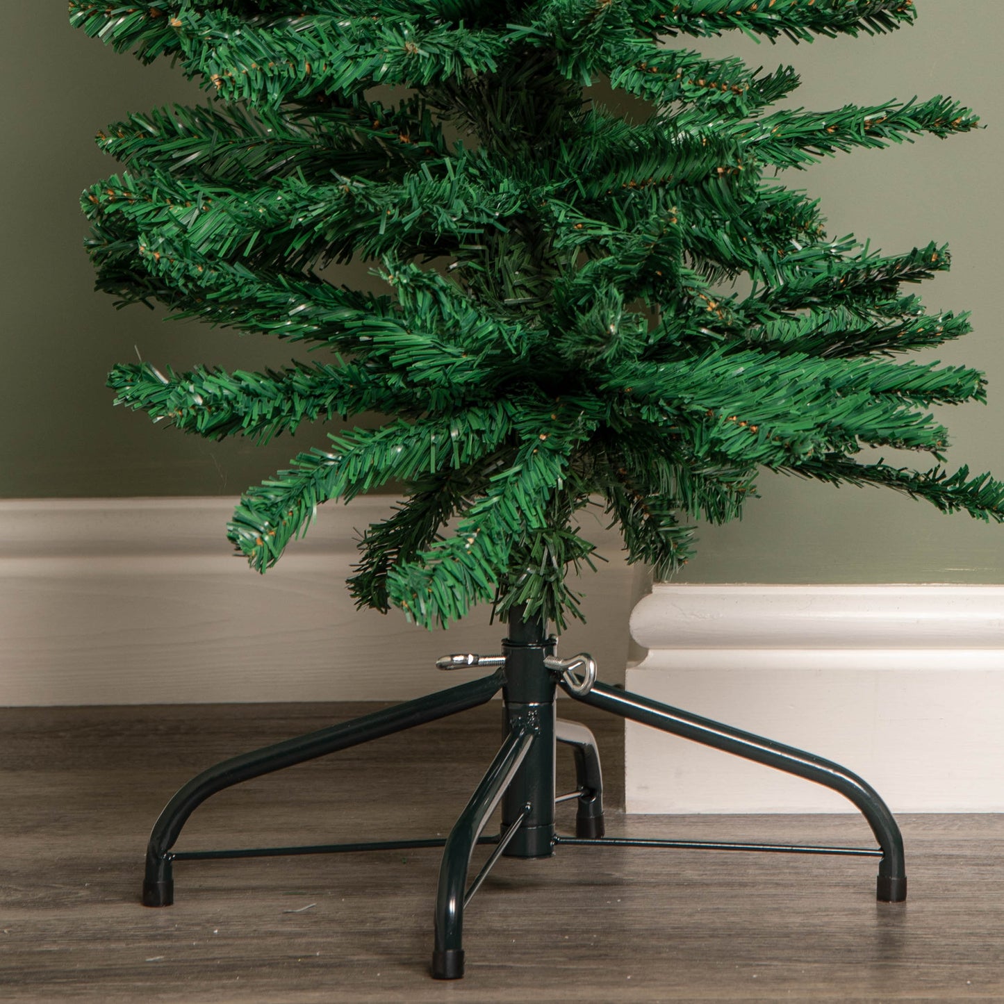 5ft (1.5m) Green Artificial Pencil Christmas Tree With Green Metal Stand and 236 Tips