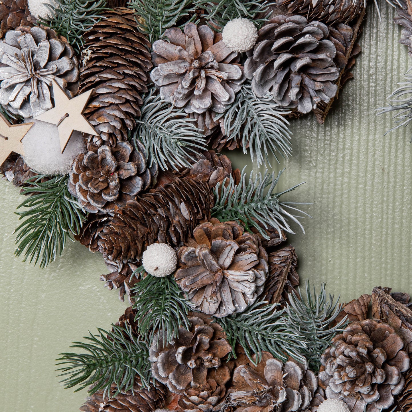 45cm Frosted Hanging Christmas Star Wreath with Pine Cones & Wooden Stars