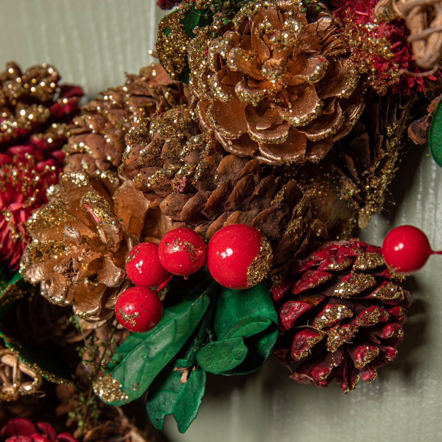 45cm Red Hanging Christmas Star Wreath with Red Berries and Pinecones 