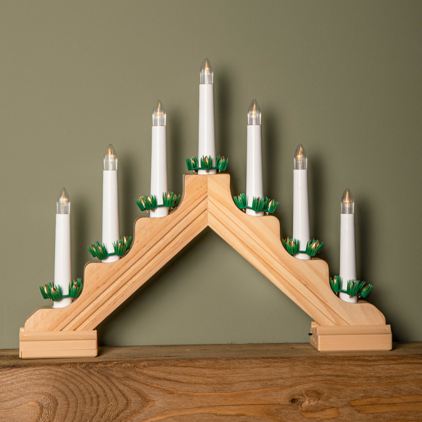 38cm Battery Operated Light up Wooden Christmas Candle Bridge with 7 Warm White LEDs