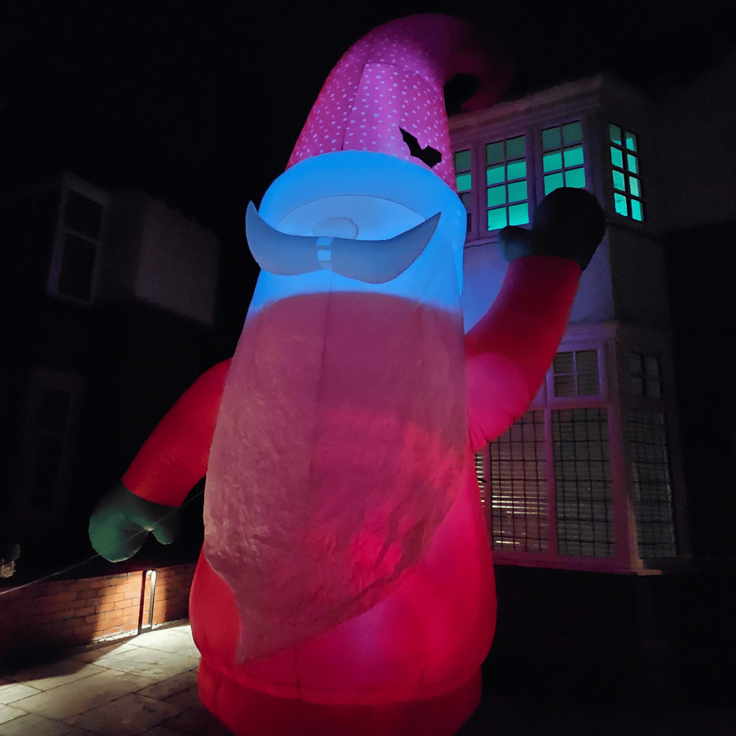 Giant: 20ft (6m) Outdoor Inflatable Light up Christmas Gonk with Raised Arm & LEDs