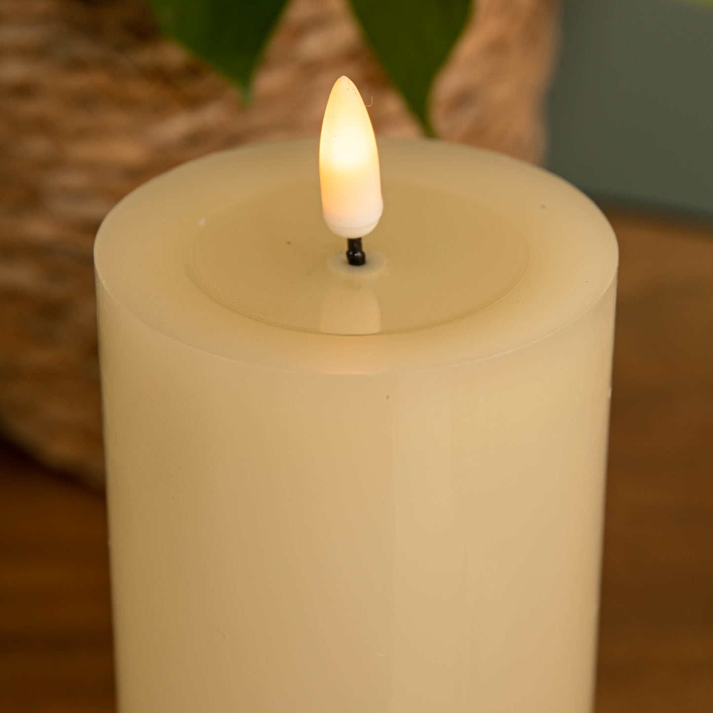 7.5cm x 15cm Cream Wax Melted Pool Effect Candle with Timer Function and Warm White LED