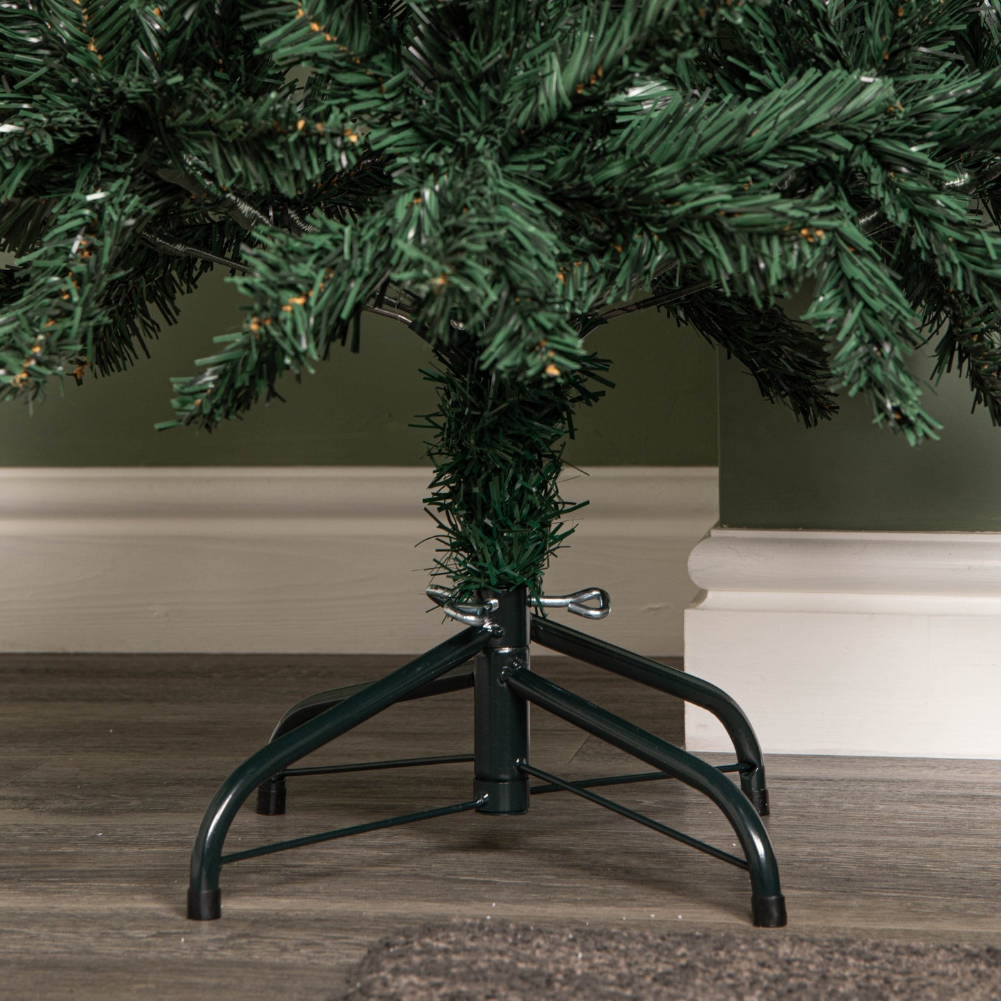 4ft (1.2m) Green Artificial Christmas Tree with Green Metal Stand and 219 Tips