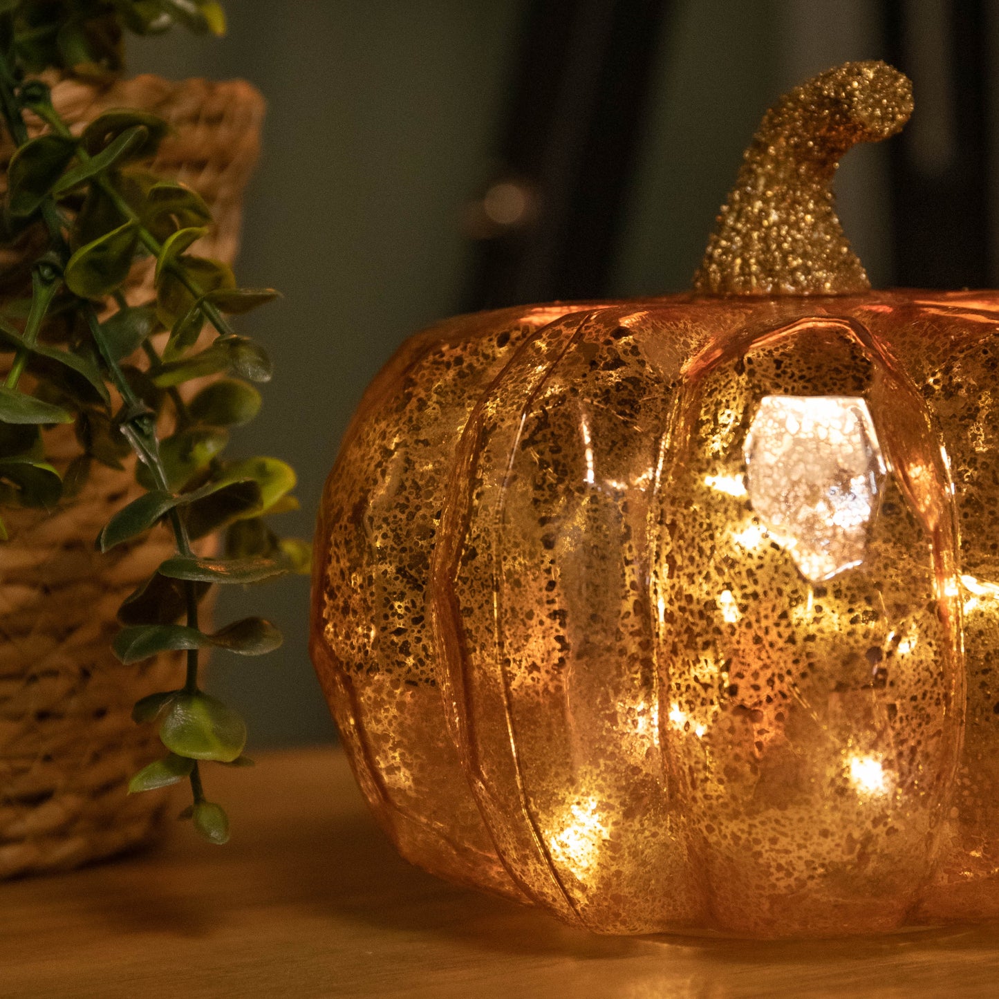 17cm Battery Operated Light up Glass Pumpkin Halloween Decoration with Warm White LEDs