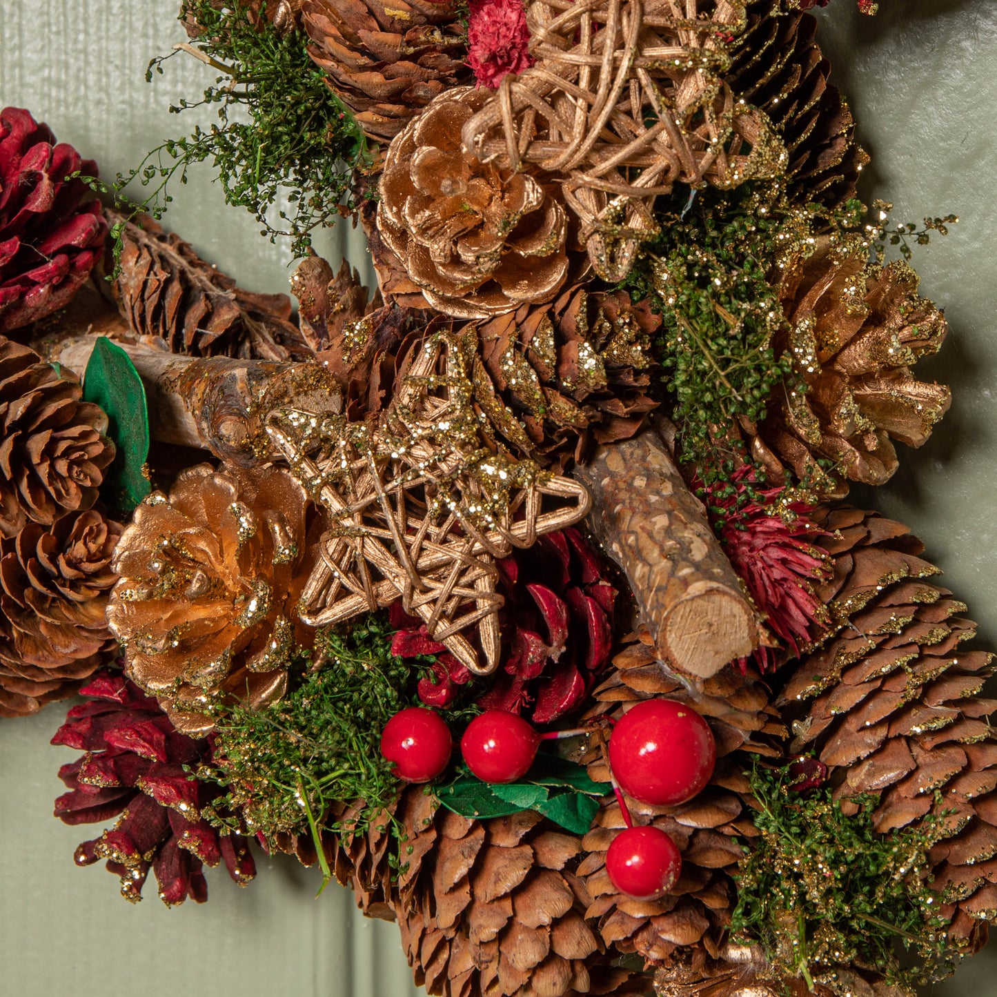 45cm Red Hanging Christmas Star Wreath with Red Berries and Pinecones 