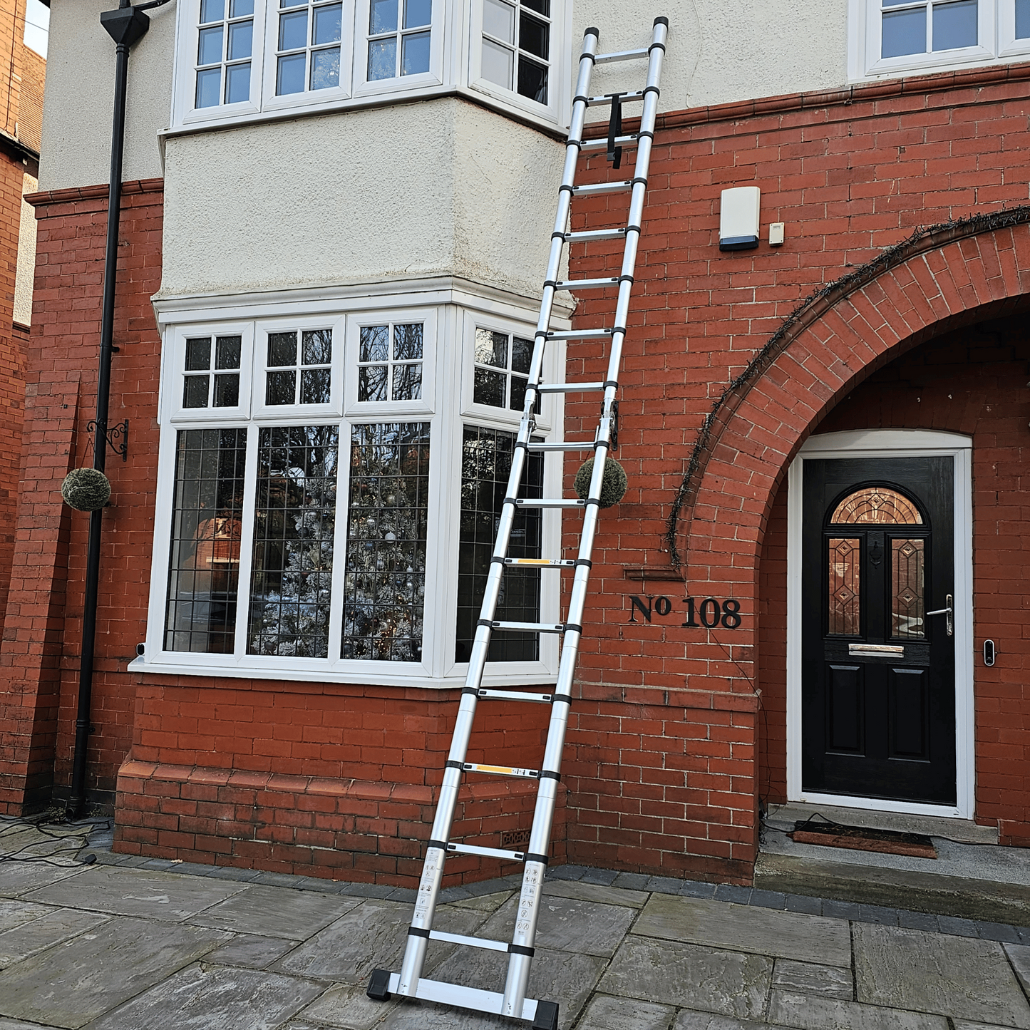 5m Lightweight Aluminium Hinged Telescopic Extendable Multi-Position Ladder & Step Ladder