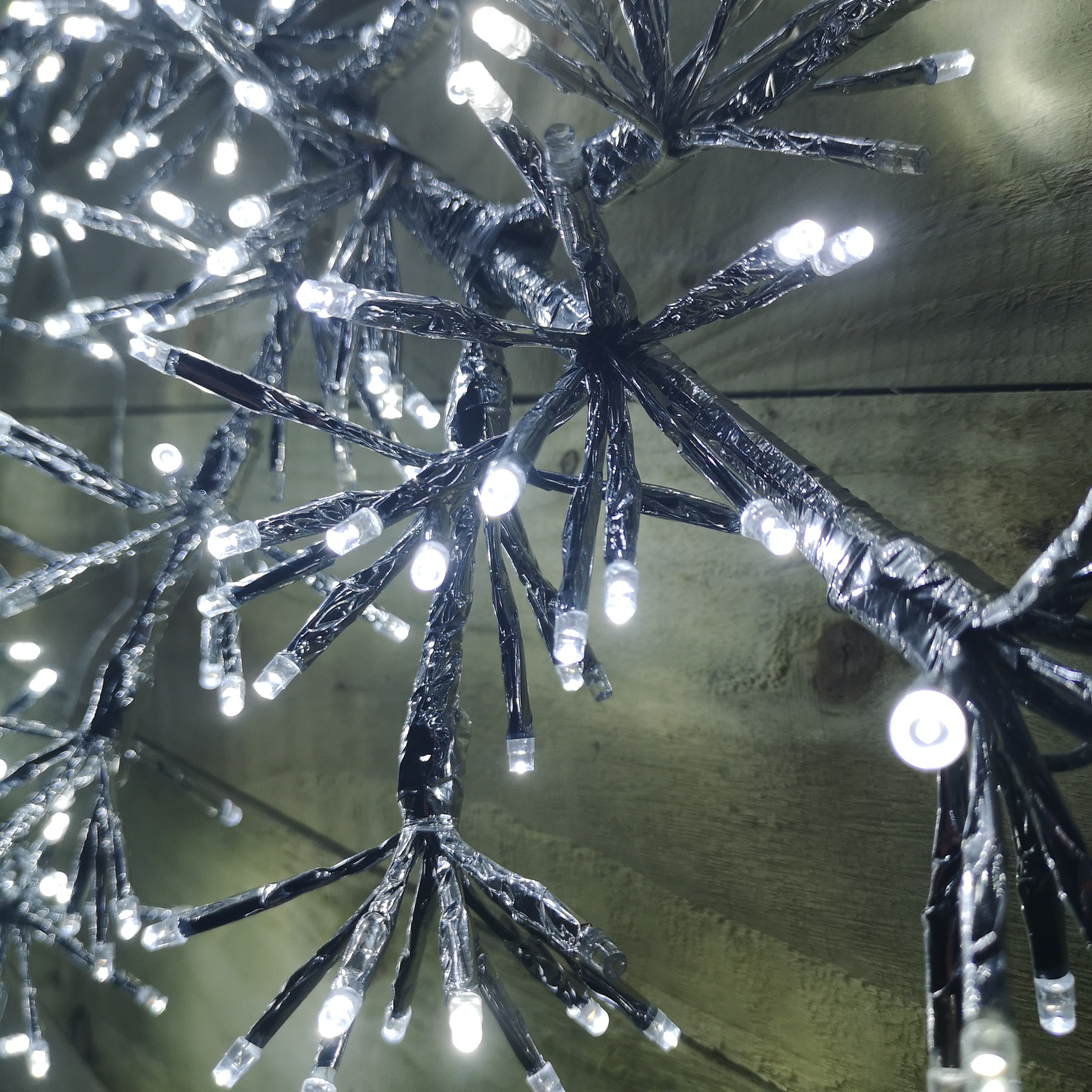 1.2m Premier Silver Starburst Christmas Snowflake 960 White LEDs