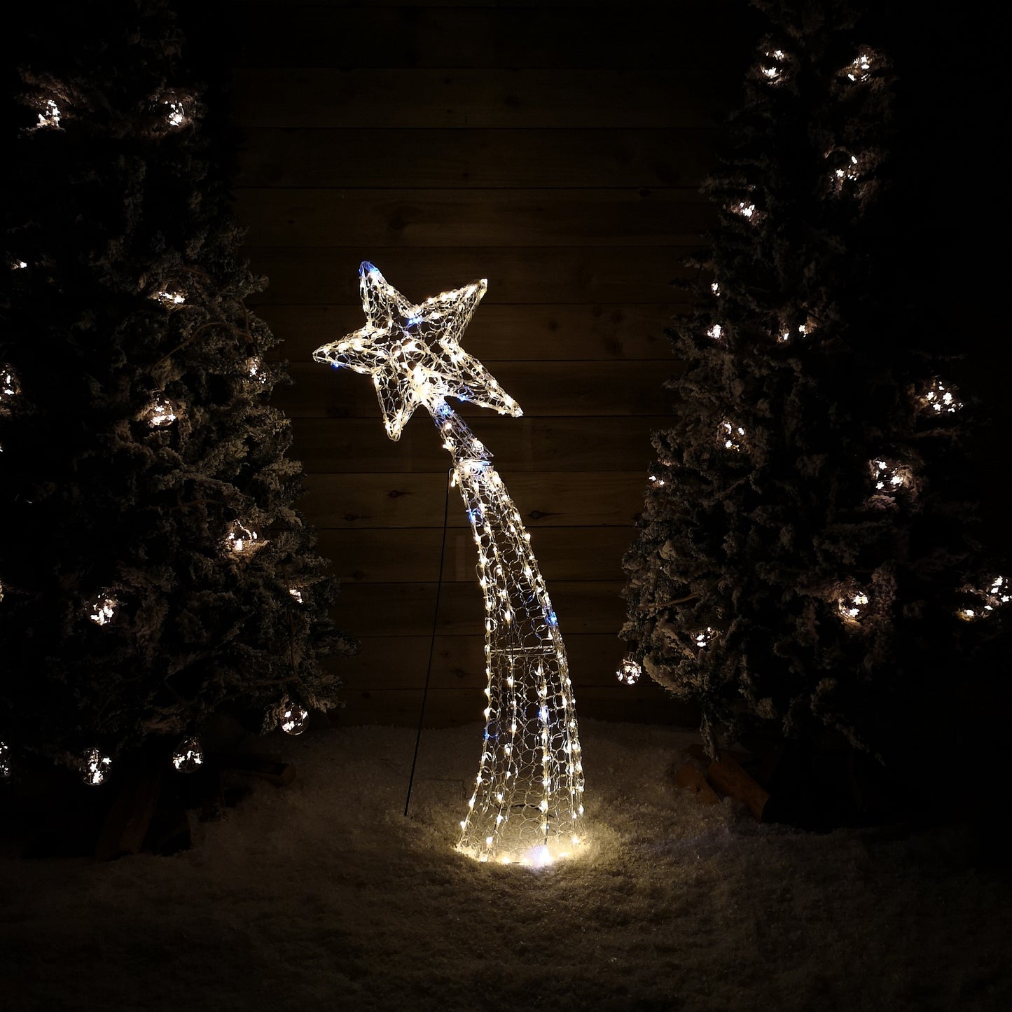 1.2m Light up Soft Acrylic 2D Shooting Christmas Star with 200 LEDs in Warm White