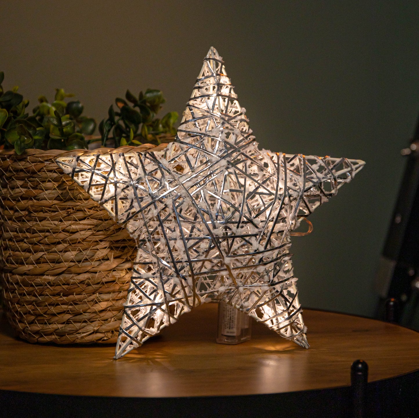 25cm Battery Operated Light up Silver Woven Christmas Star with 5 Warm White LEDs