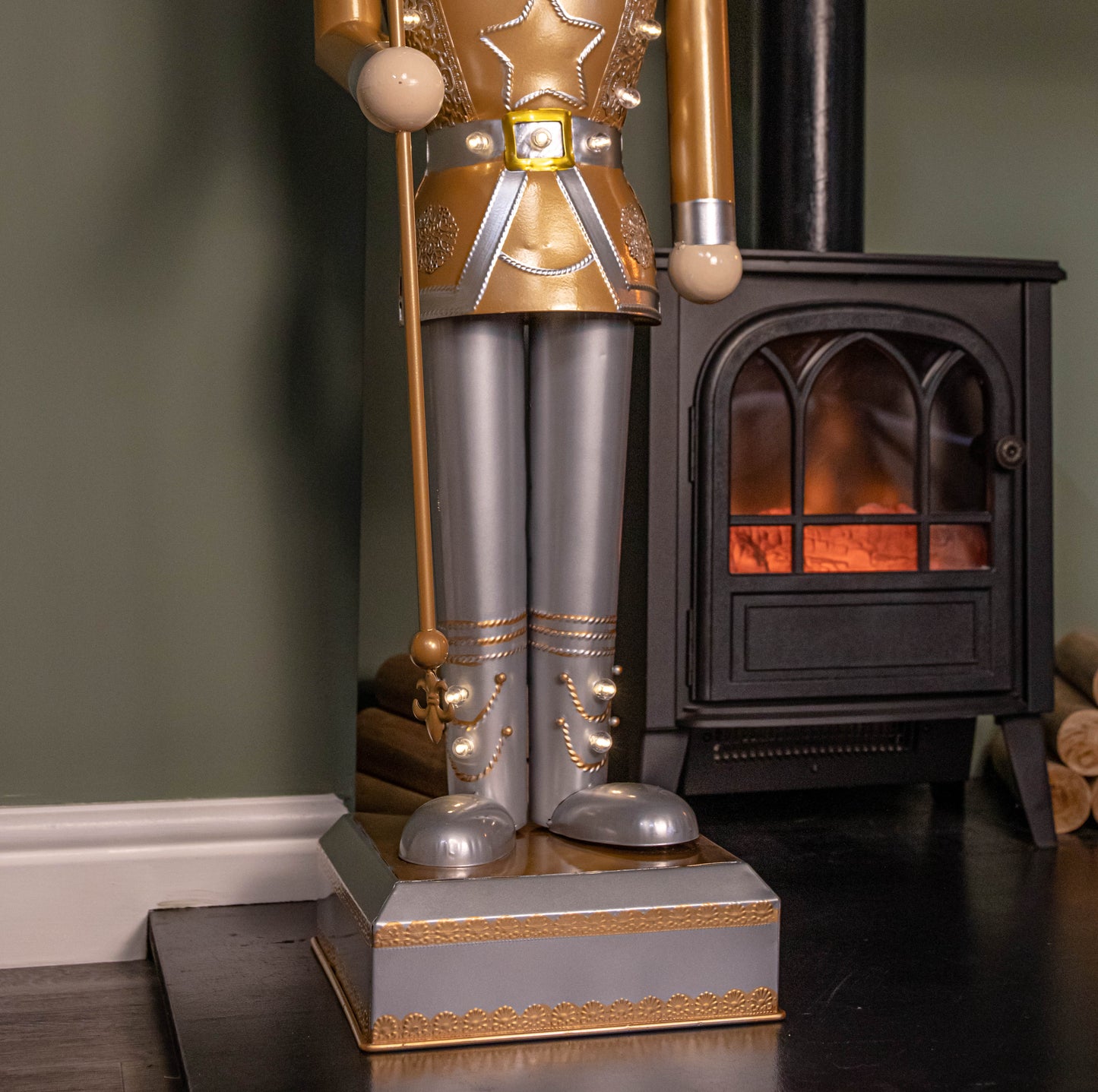 1.2m Battery Operated Light up Giant Christmas Gold Nutcracker with LEDs