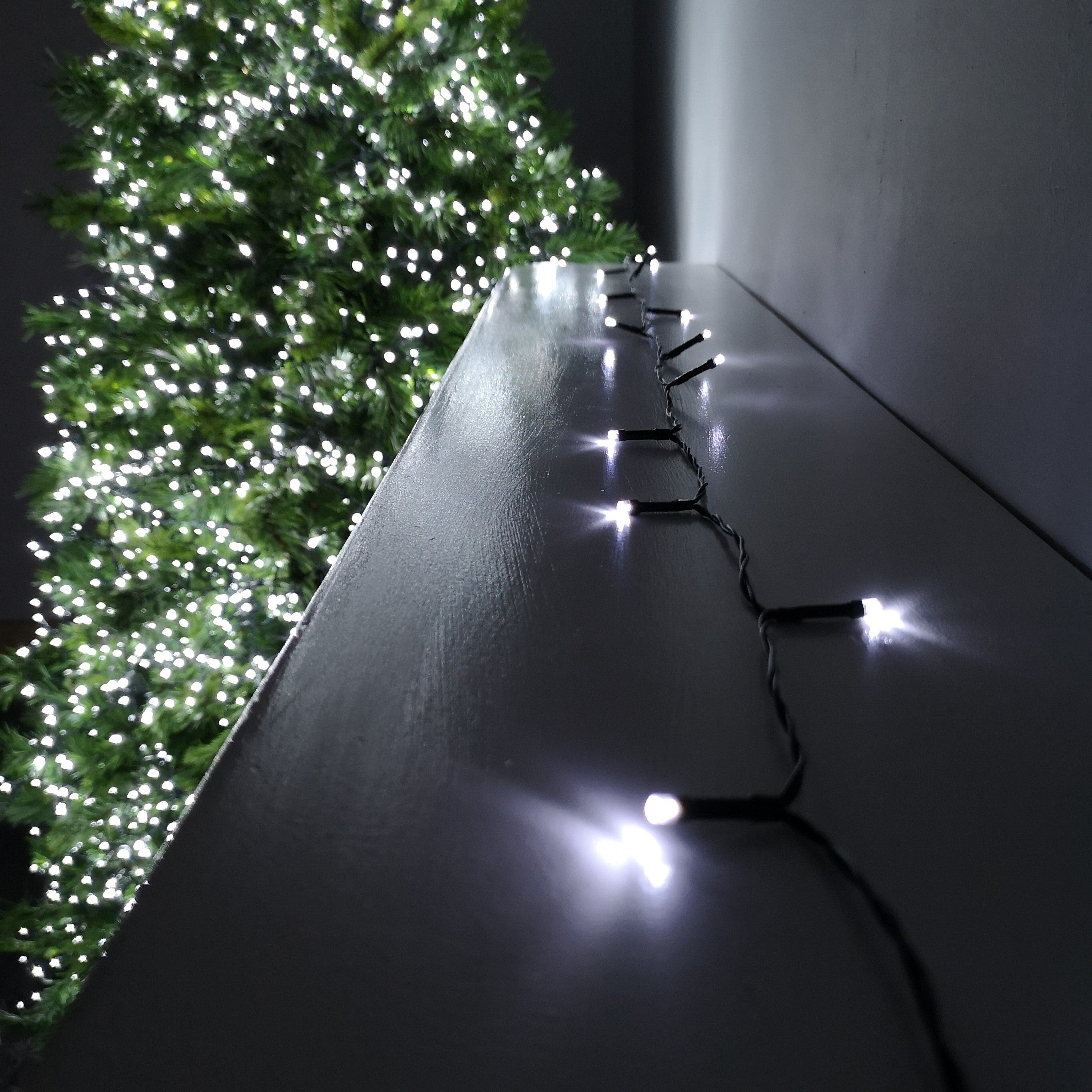 400 LED 40m Premier Christmas Indoor Outdoor Multi Function Battery Operated String Lights with Timer in Cool White