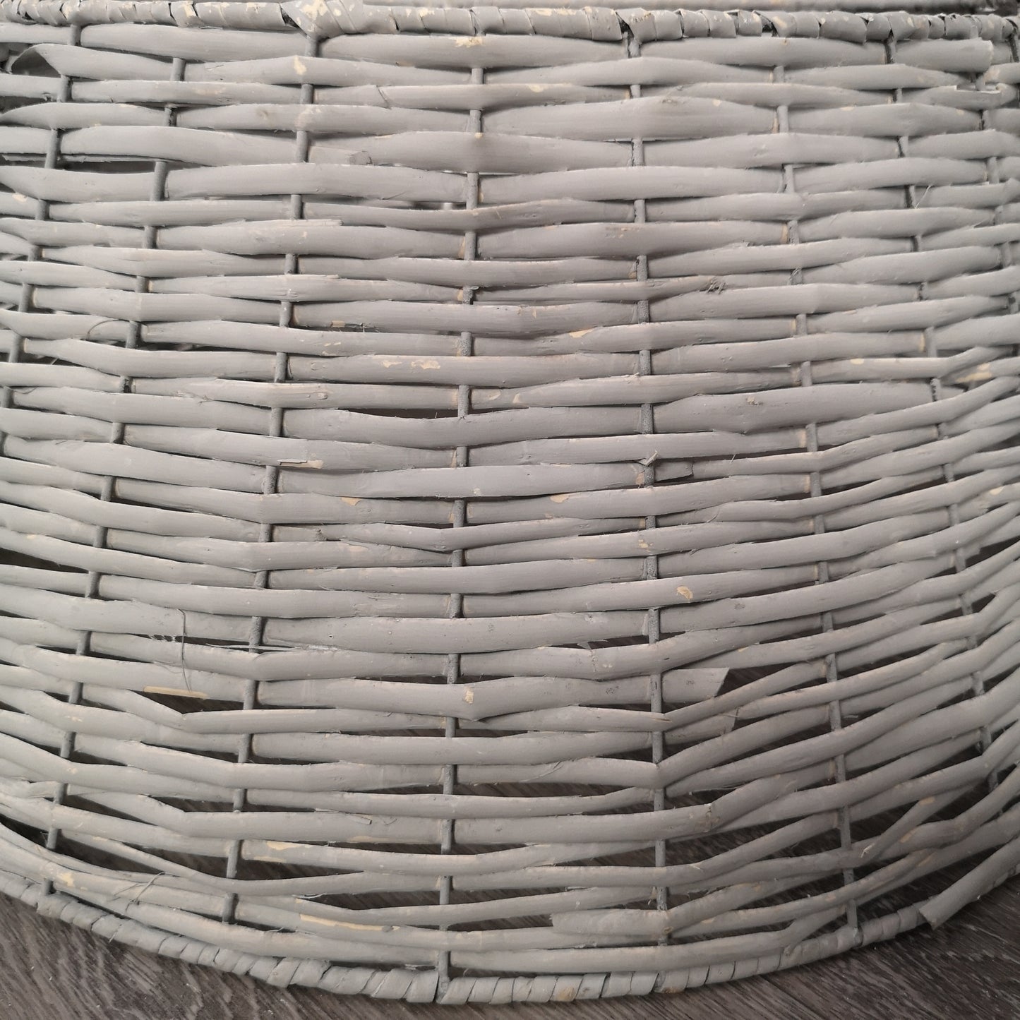 40/58cm Samuel Alexander KD Willow Christmas Tree Skirt Wicker Rattan- Medium Light Grey