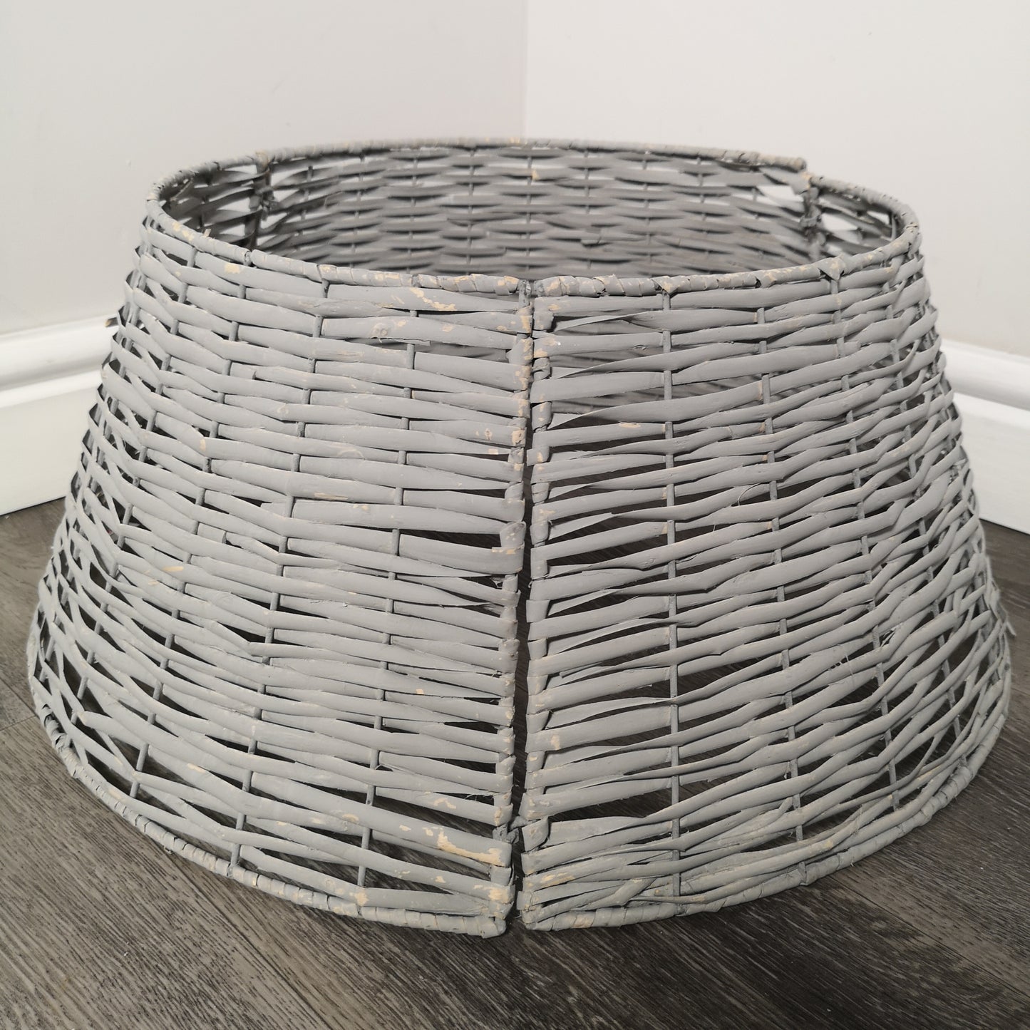 40/58cm Samuel Alexander KD Willow Christmas Tree Skirt Wicker Rattan- Medium Light Grey