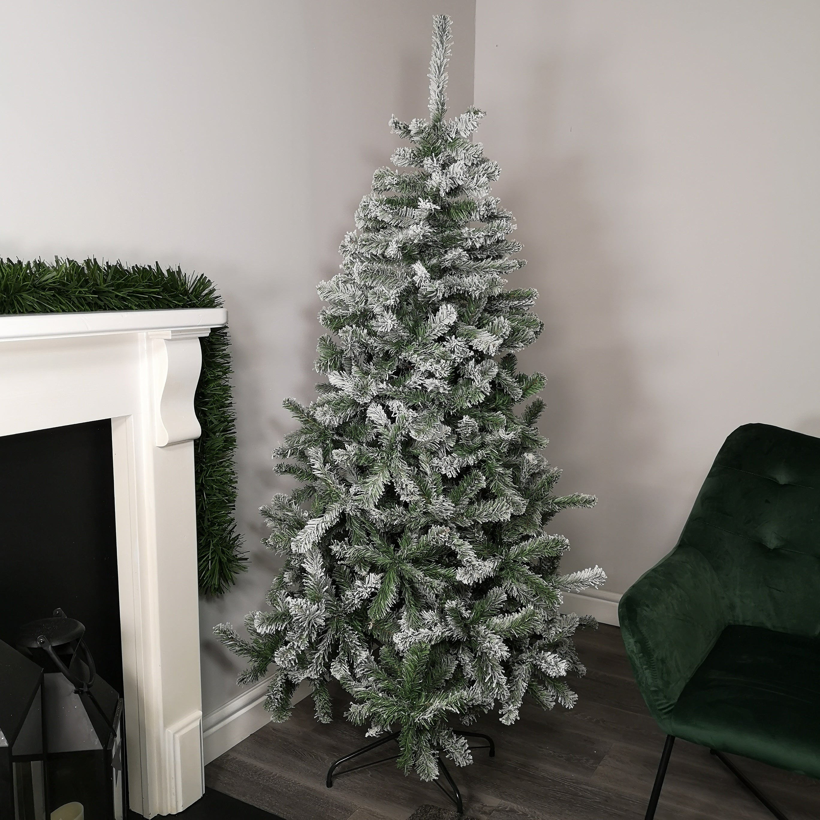 6ft (1.8m) Premier Flocked Woodcote Spruce PVC Hinged Christmas Tree