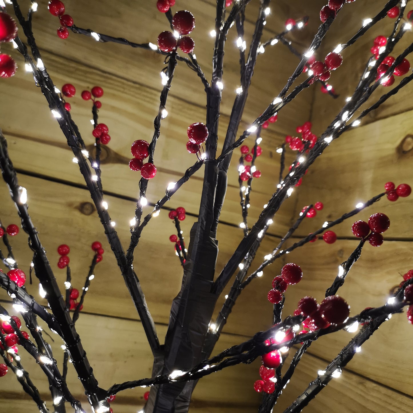 180cm 6ft Christmas Lit Black Twig Tree Red Berry 600 Warm White LED