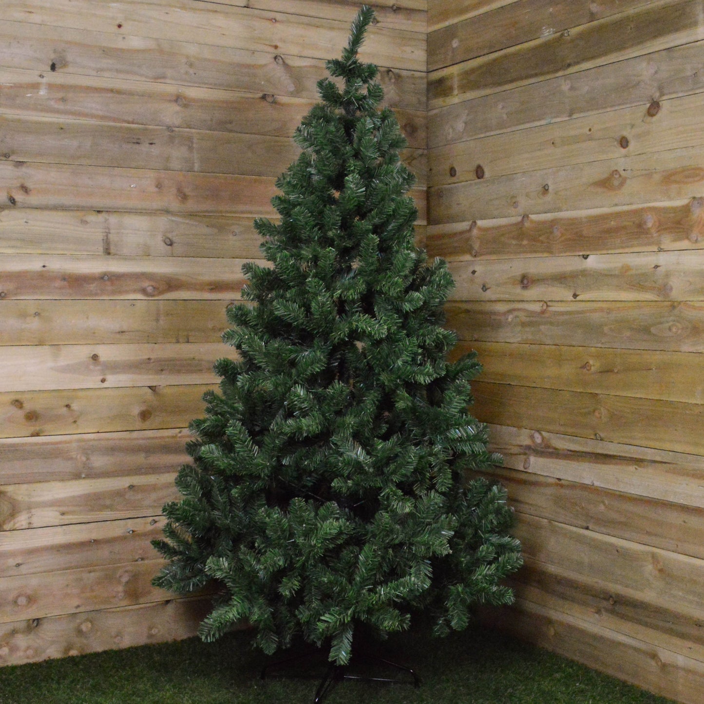 7ft (210cm) Imperial Pine Christmas Tree in Green with 770 tips 137cm Diameter