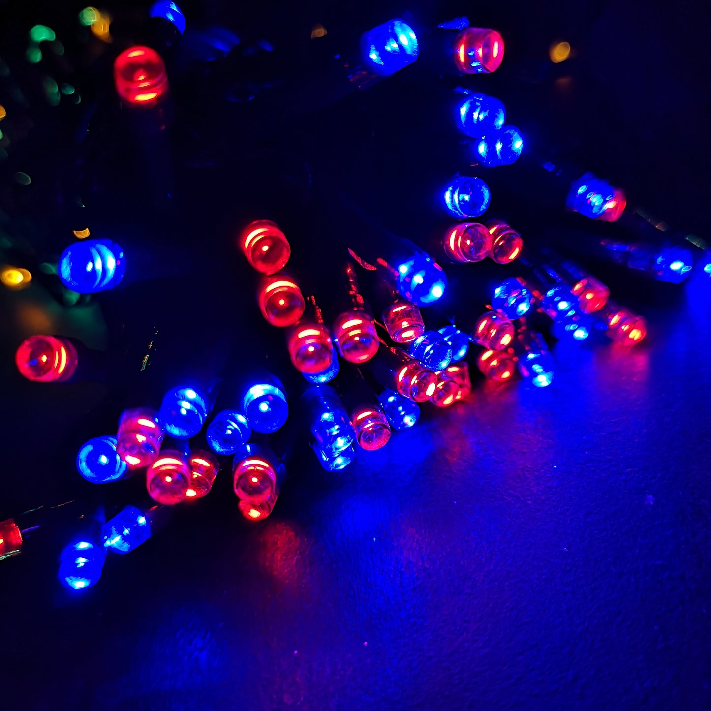 50 LED 5m Premier Christmas Indoor Outdoor Multi Function Battery Operated String Lights with Timer in Multicoloured