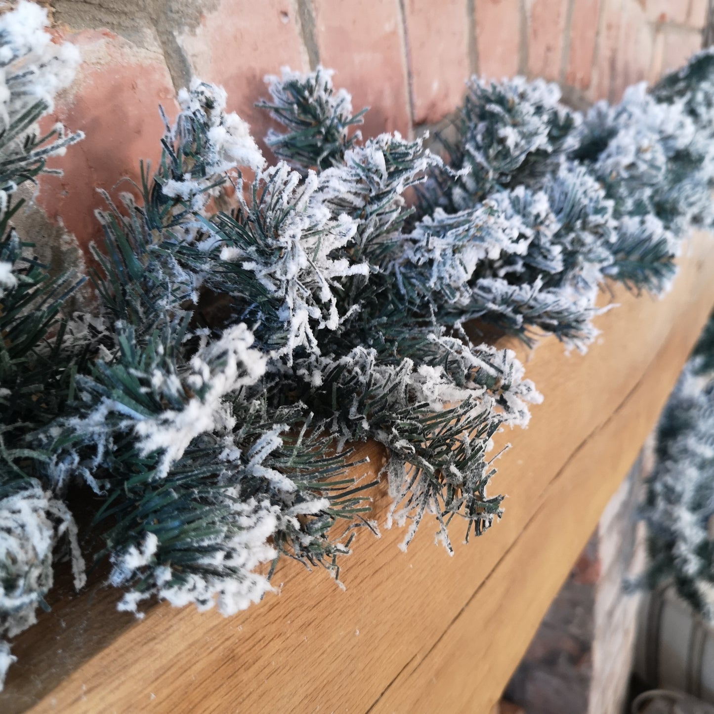 9ft (2.7m) Christmas Snow Flocked Woodcote Fir Garland