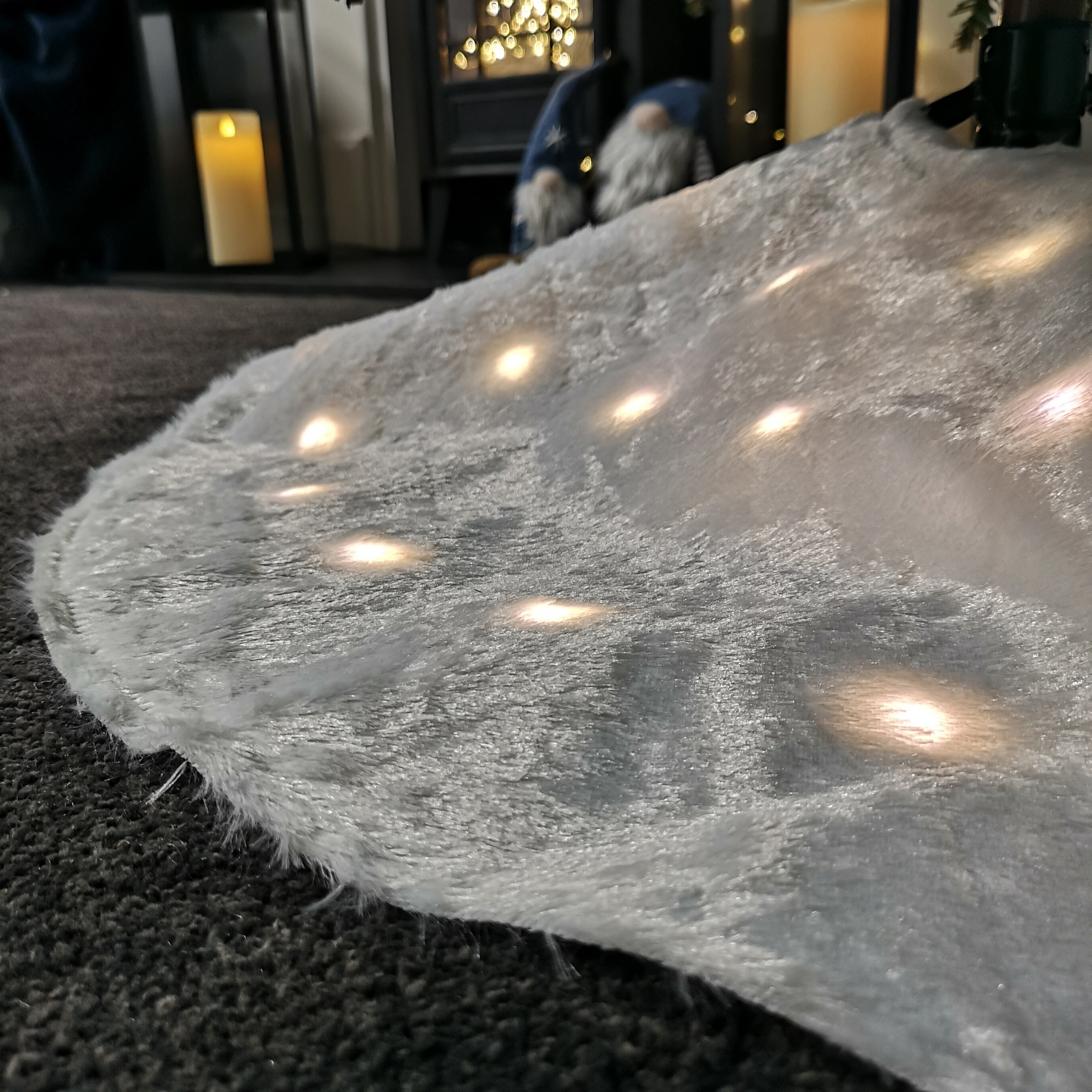 90cm LED White Fur Fabric Christmas Tree Skirt