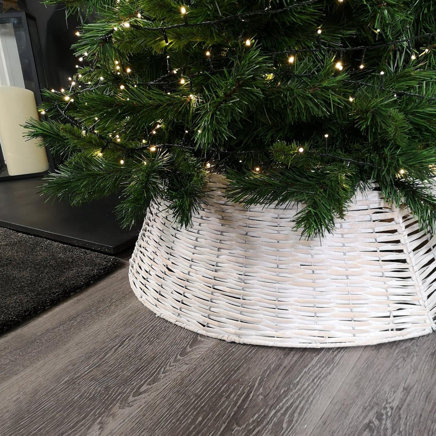 48/70cm Samuel Alexander KD Willow Christmas Tree Skirt Wicker Rattan- Large White Wash