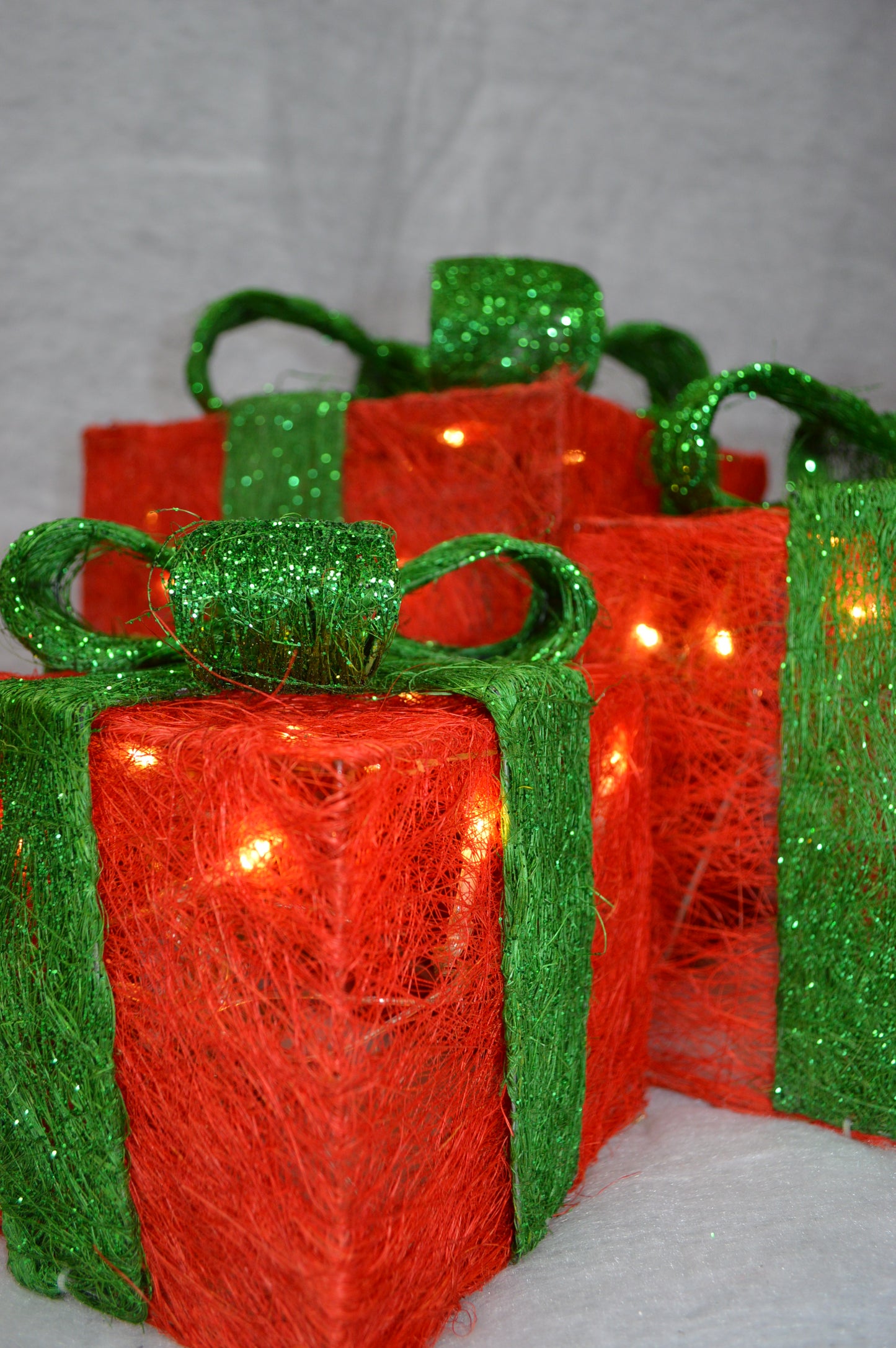 Premier Christmas Set of 3 Glitter Parcels in Red with Green Bow & LED Lights Mains Operated