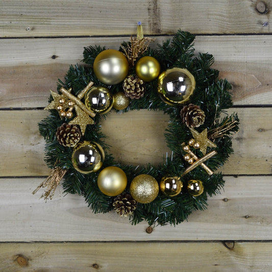 40cm Christmas Decoration Wreath with Stars, Pine cones and Gold Baubles 2365