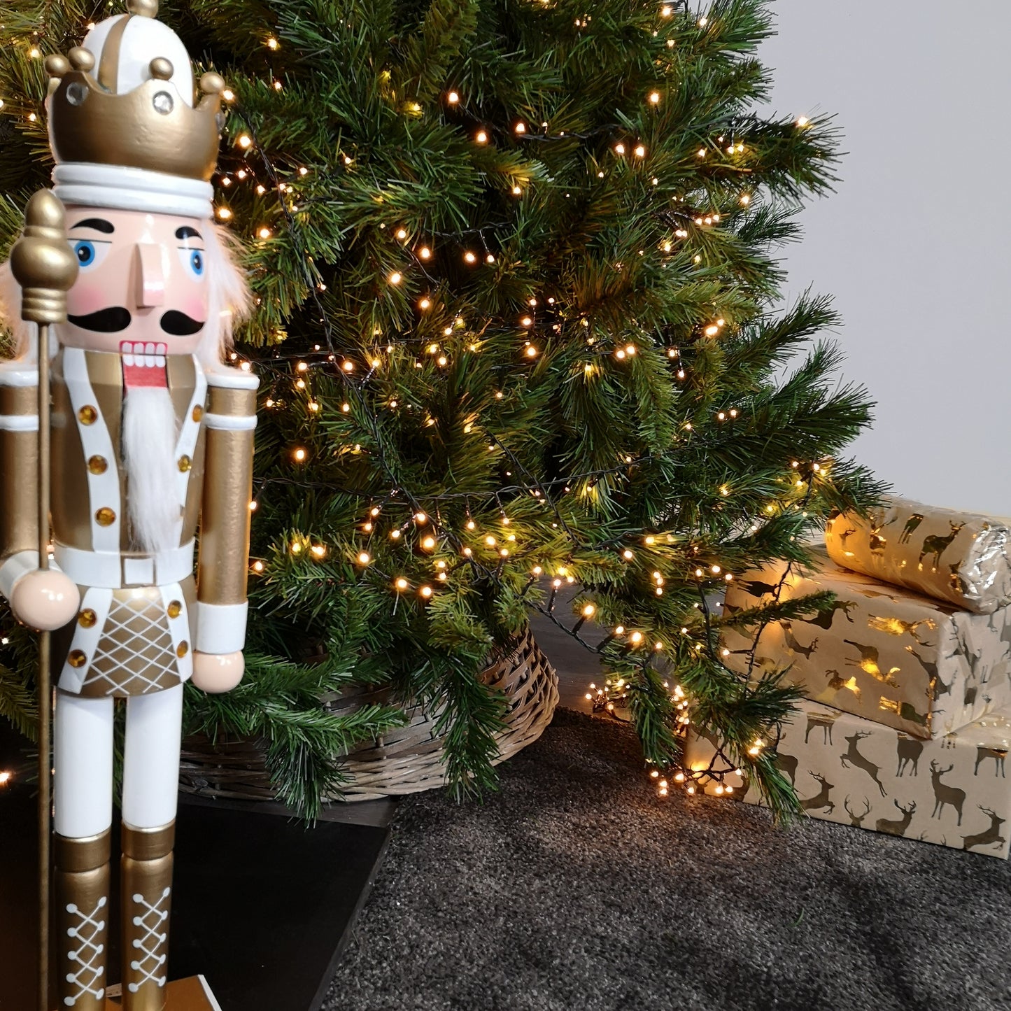 60cm Wooden Christmas Nutcracker Soldier Decoration with Gold Body and Shoes